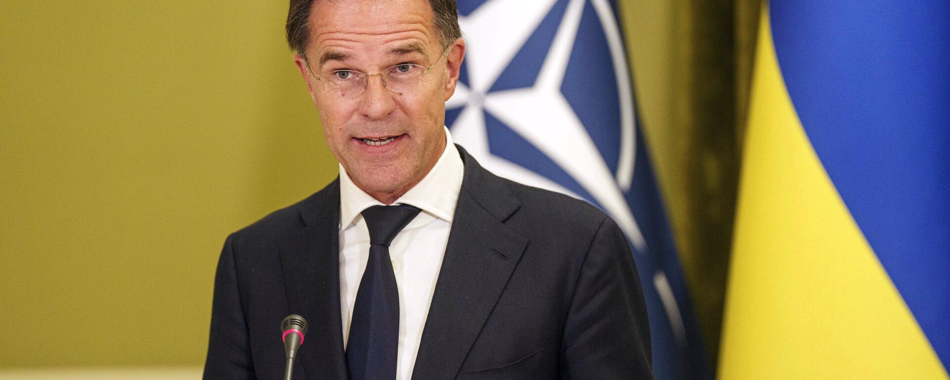 NATO Secretary General Mark Rutte speaks to journalists during a joint press conference with Ukrainian President Volodymyr Zelenskyy in Kyiv, Ukraine, Thursday Oct. 3, 2024. - Sputnik भारत, 1920, 29.11.2024