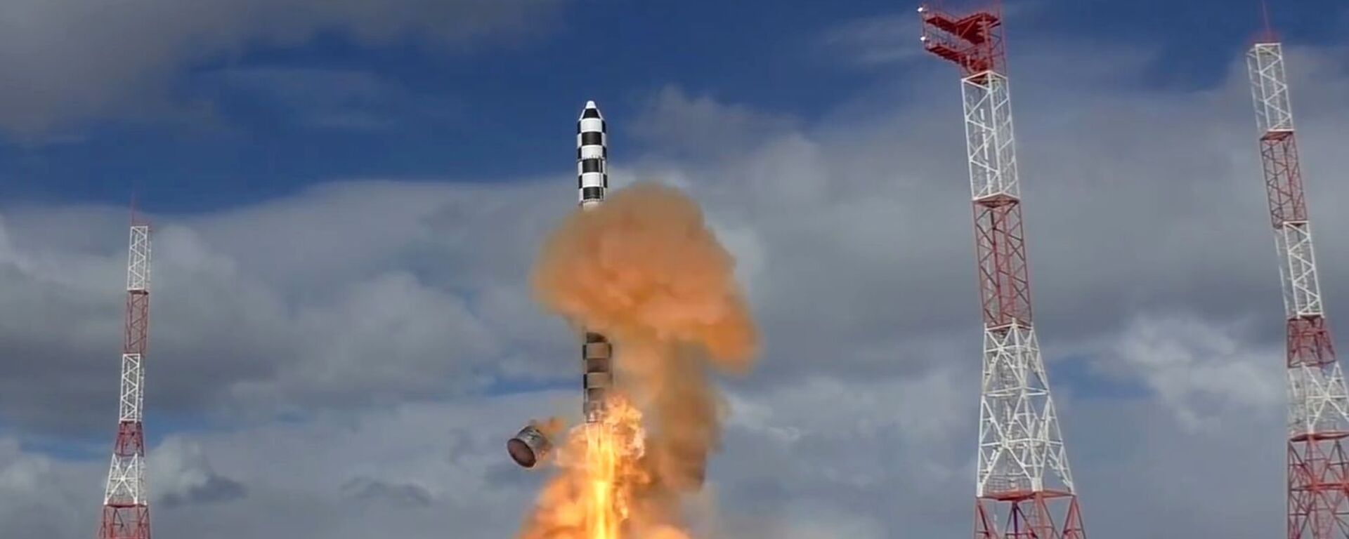 Launch of the Sarmat heavy intercontinental ballistic missile from the Plesetsk launch site - Sputnik भारत, 1920, 12.05.2026