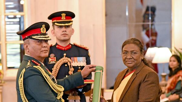 Indian President Droupadi Murmu and Nepali Army Chief General Ashok Raj Sigdel - Sputnik भारत