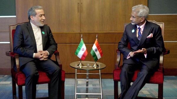 India’s Minister of External Affairs S Jaishankar and Iran’s Foreign Minister Seyed Abbas Araghchi during their meeting in Muscat, while attending the Eighth Indian Ocean Rim Association (IORA) Conference - Sputnik India