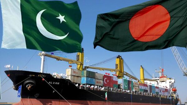 A cargo ship is docked during the inauguration ceremony of the newly built extension in the port of Chabahar on the Gulf of Oman, southeastern Iran, near the Pakistani border, Sunday, Dec. 3, 2017. - Sputnik भारत