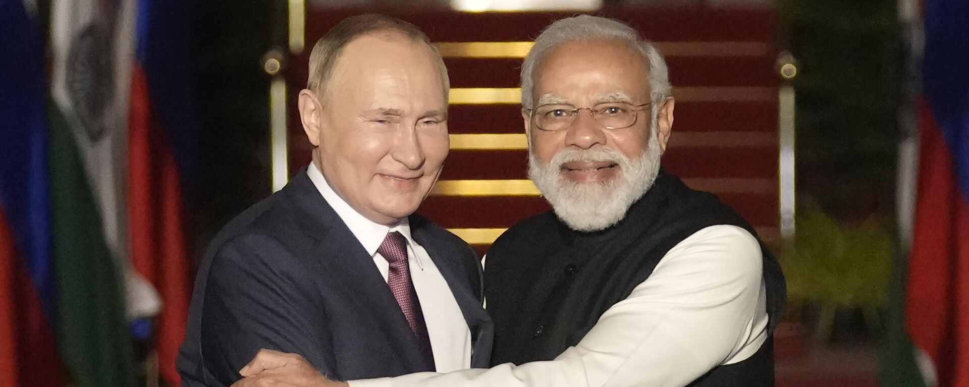 Russian President Vladimir Putin, left, and Indian Prime Minister Narendra Modi greet each other before their meeting in New Delhi, India on Dec. 6, 2021. - Sputnik India, 1920, 05.03.2025