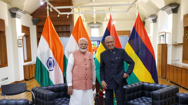 Indian PM Narendra Modi with Mauritius PM Navinchandra Ramgoolam - Sputnik India