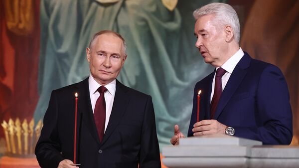 Putin attends Easter Night Service at Christ the Savior Cathedral - Sputnik भारत