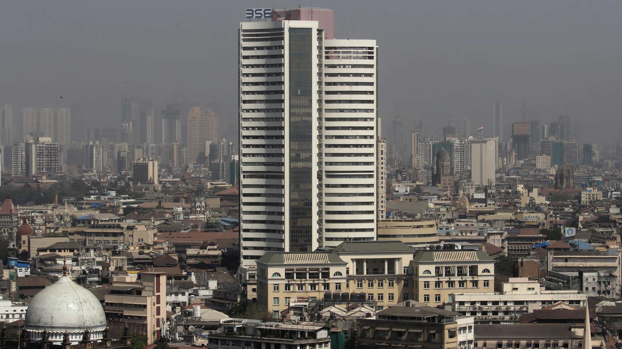 Dalal Street Slumps as Crude Prices and US Yields Ignite Sell-Off