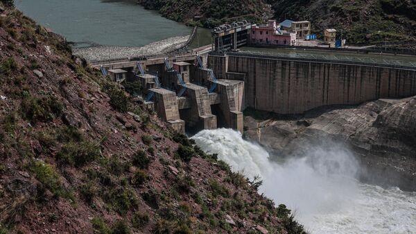 Water flows from the Lower Jehlum Hydel Project Dam (LJHP) over the Jhelum River in Baramulla, Jammu and Kashmir, India, on May 6, 2025. The Lower Jhelum Hydel Power Project (LJHP) is a 105 MW hydroelectric power plant located in Jammu and Kashmir, India, on the Jhelum River. India cuts water flow to Pakistan through the Baglihar dam after the Indus Treaty suspension. (Photo by Nasir Kachroo/NurPhoto via Getty Images) - Sputnik India