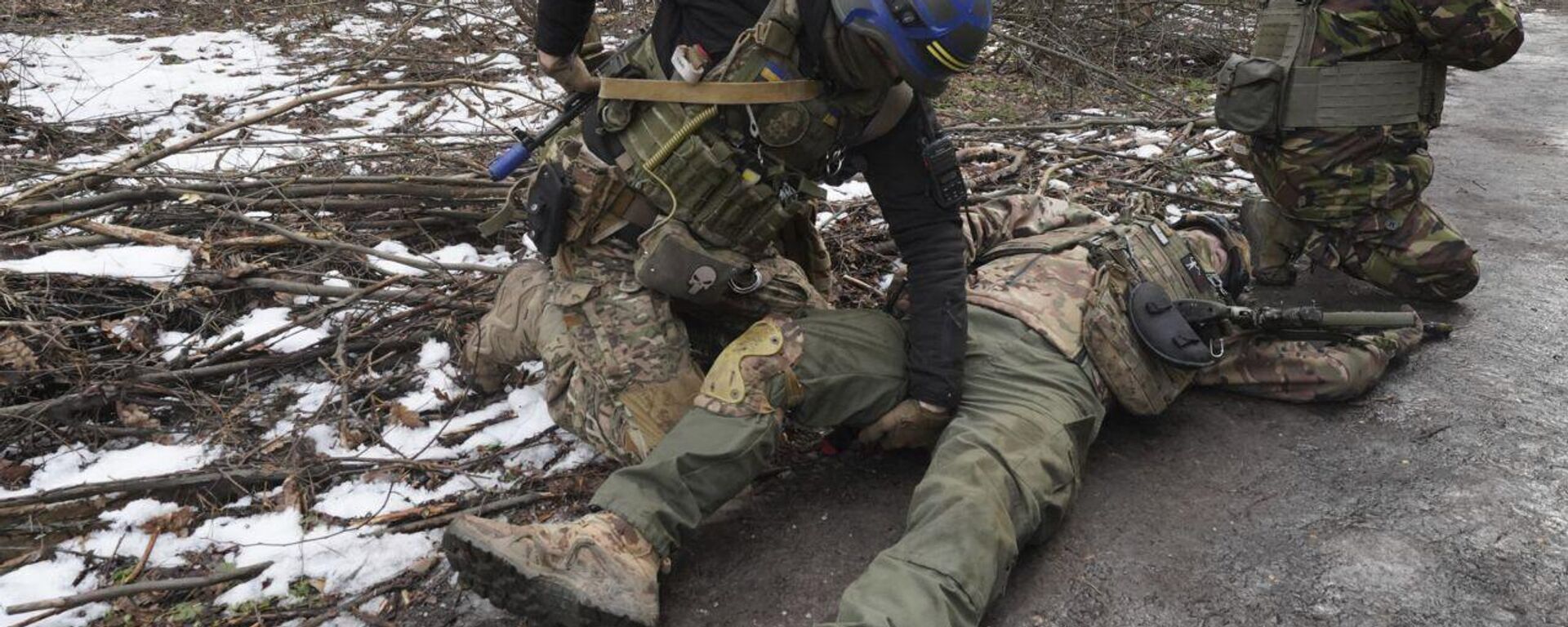 Ukrainian soldiers in Kharkiv region, Ukraine, on Thursday, Feb. 29, 2024.  - Sputnik भारत, 1920, 14.10.2025