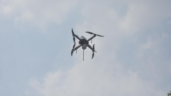 A drone is seen during a civil defense mock drill to prepare for a war-like situation in Kolkata, India, on May 7, 2025. (Photo by Debarchan Chatterjee/NurPhoto via Getty Images) - Sputnik भारत