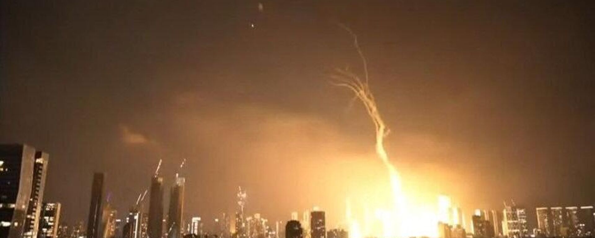 Social media image shows what appears to be Iranian retaliation to Israel's June 13 attack. - Sputnik India, 1920, 14.06.2025