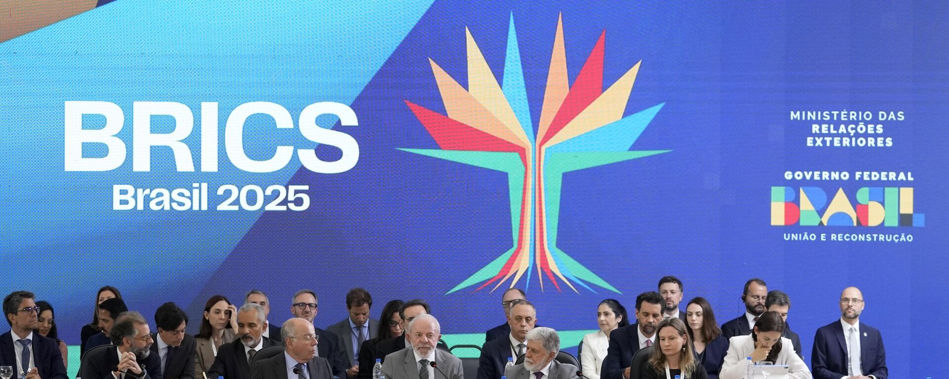 Brazil's President Luiz Inacio Lula da Silva, center front, during the opening session of the First Sherpa Meeting in preparation for the July BRICS meeting in Brazil, at Itamaraty Palace, in Brasilia, Brazil, Wednesday, Feb. 26, 2025. - Sputnik India, 1920, 05.07.2025