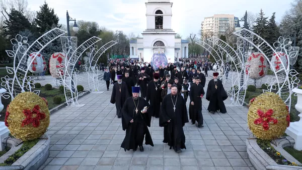 Priests in Kishinev, Moldova observe Easter ceremonies. File photo. - Sputnik भारत