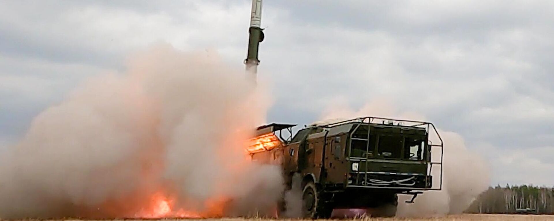 Iskander short-range ballistic missile system is used during the Russian military operation - Sputnik भारत, 1920, 31.07.2025
