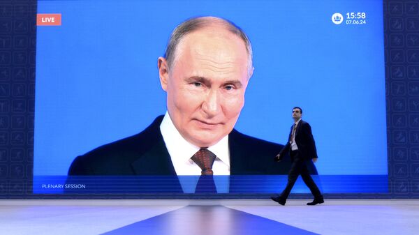 Broadcast of the speech of the Russian President Vladimir Putin at the SPIEF plenary session - Sputnik India