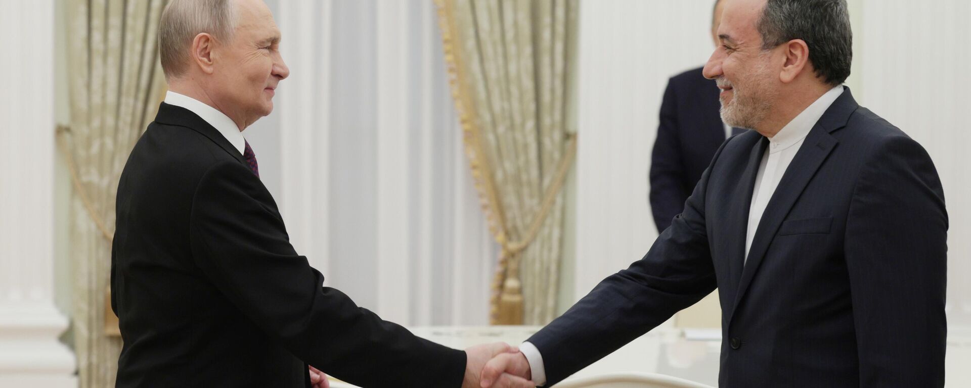 Russian President Vladimir Putin meeting with Iranian Foreign Minister Abbas Araghchi - Sputnik भारत, 1920, 23.06.2025