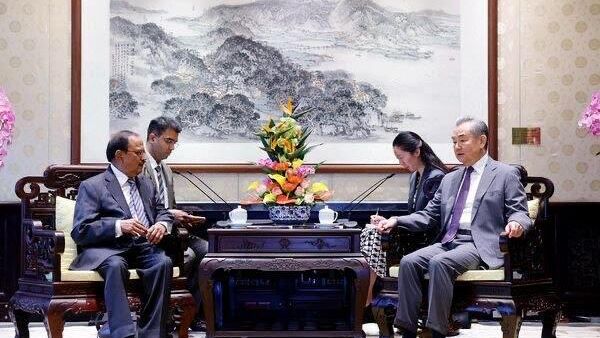 NSA Doval meets Chinese Foreign Minister Wang Yi in Beijing - Sputnik India