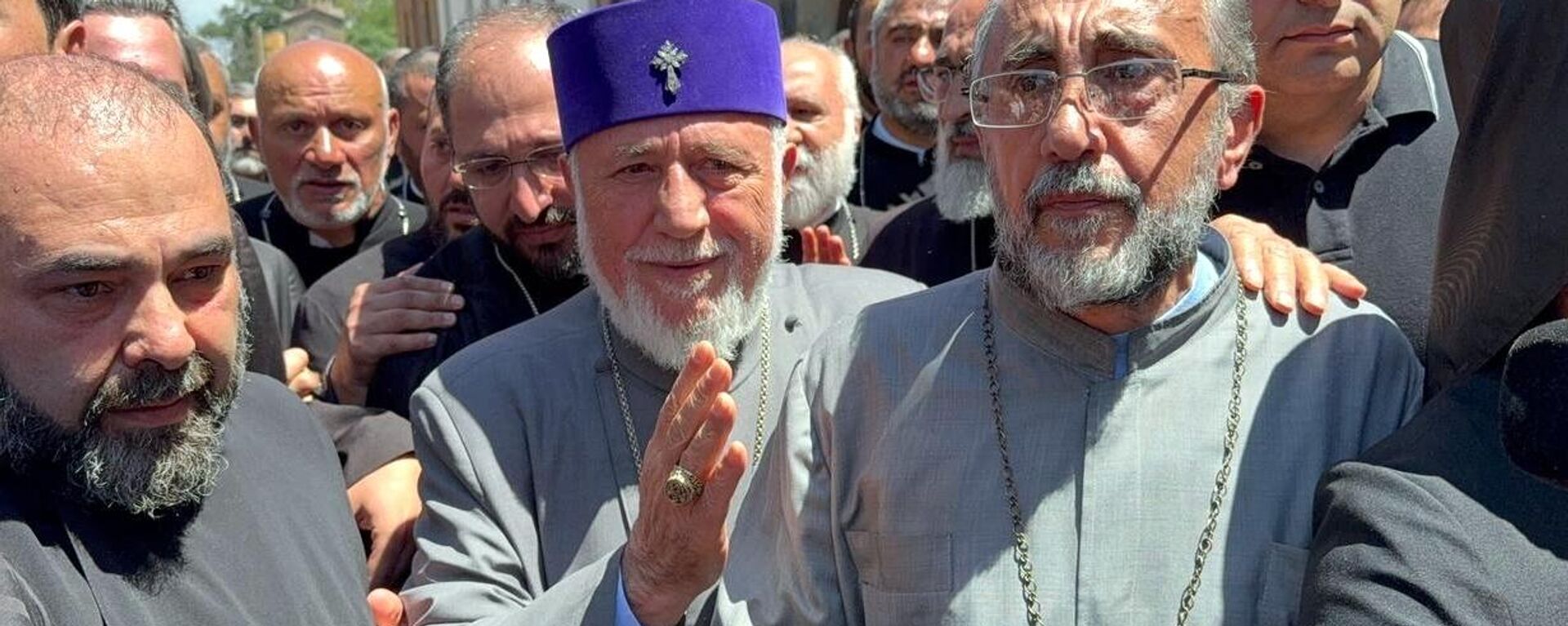 Archbishop Michael Ajapanian - Sputnik भारत, 1920, 27.06.2025