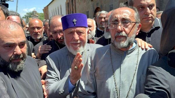 Archbishop Michael Ajapanian - Sputnik भारत