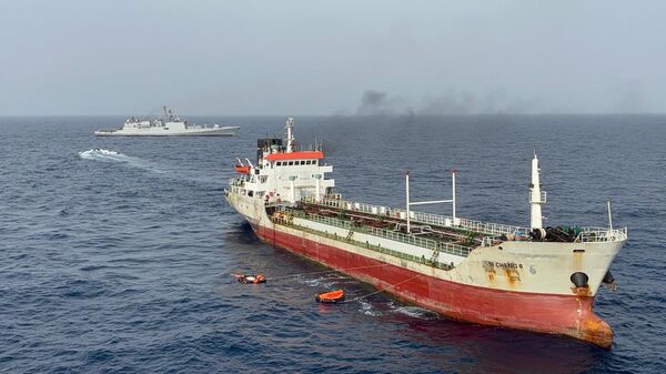 The Indian Navy responds to the distress call of a vessel bound for Oman - Sputnik India