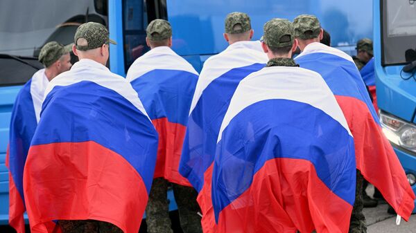 Russian prisoners of war swapped as part of an agreement between Russia and Ukraine reached during peace talks on June 2 in Istanbul  - Sputnik भारत