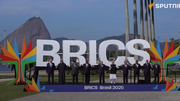 Family photo at BRICS Summit in Rio, July 6, 2025 - Sputnik India