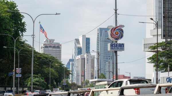KUALA LUMPUR, MALAYSIA - MAY 26: Posters featuring the 46th Association of Southeast Asian Nations (ASEAN) Summit are seen on lampposts along the road on May 26, 2025 in Kuala Lumpur, Malaysia. The 46th ASEAN Summit kicked off on May 26 in the capital of Malaysia, with greater regional integration and resilience against trade and economic disruptions high on the agenda. (Photo by He Guowei/VCG via Getty Images) - Sputnik India