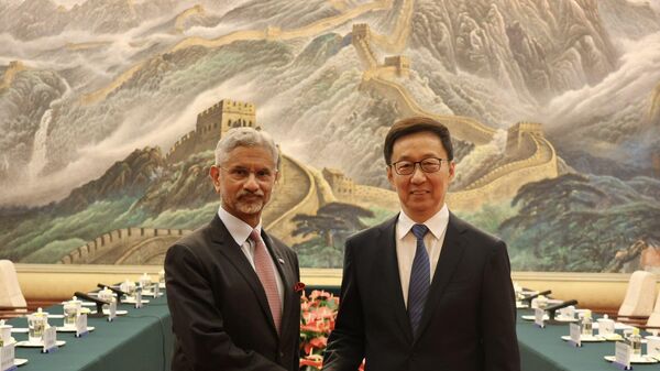 EAM Jaishankar meets with Chinese Vice President Han Zheng in Beijing - Sputnik India