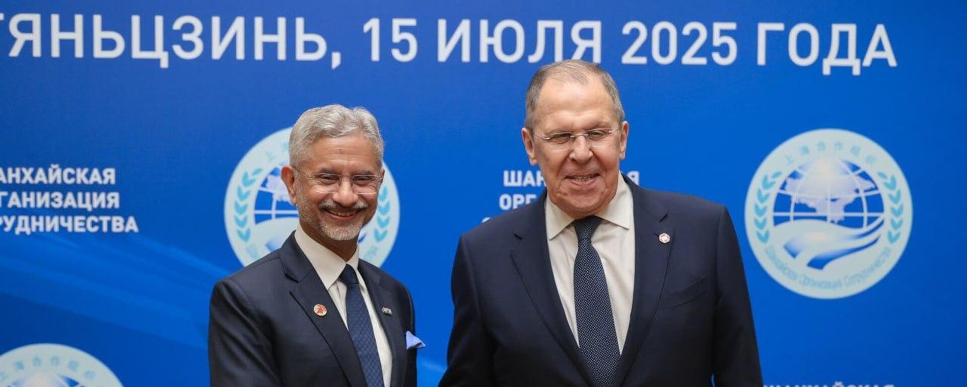 Russian Foreign Minister Lavrov and Minister of External Affairs of India Jaishankar hold a meeting on the sidelines of the SCO Council of Foreign Ministers meeting - Sputnik भारत, 1920, 17.07.2025