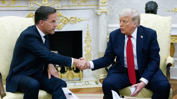 WASHINGTON, DC - JULY 14: U.S. President Donald Trump greets NATO Secretary General Mark Rutte (L) in the Oval Office at the White House on July 14, 2025 in Washington, DC. Trump is meeting with Rutte a day after announcing that the U.S. will send Patriot air defense missiles to Ukraine to help it defend against Russia's intensifying aerial attacks. (Photo by Kevin Dietsch/Getty Images) - Sputnik India