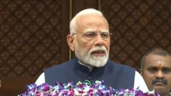Indian PM Narendra Modi addresses the press at the Parliament House in New Delhi at the start of the Monsoon Session - Sputnik India
