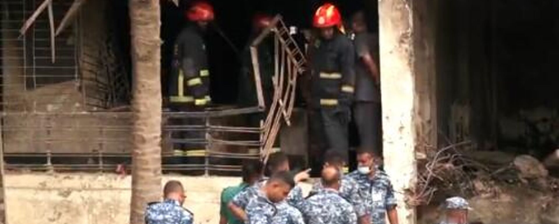 Scene of the Bangladesh Air Force plane crash - Sputnik India, 1920, 23.07.2025