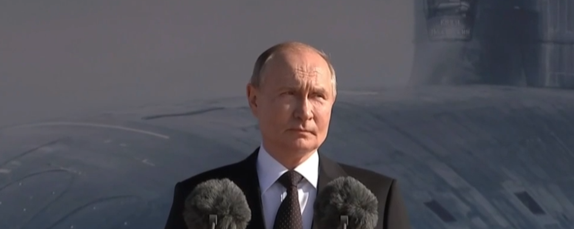 Putin arrived in Russia's Nothern region of Arkhangelsk to discuss Navy's submarine forces - Sputnik India, 1920, 27.07.2025