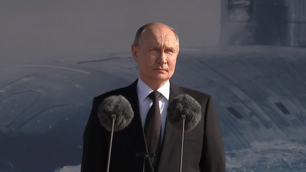 Putin arrived in Russia's Nothern region of Arkhangelsk to discuss Navy's submarine forces - Sputnik India