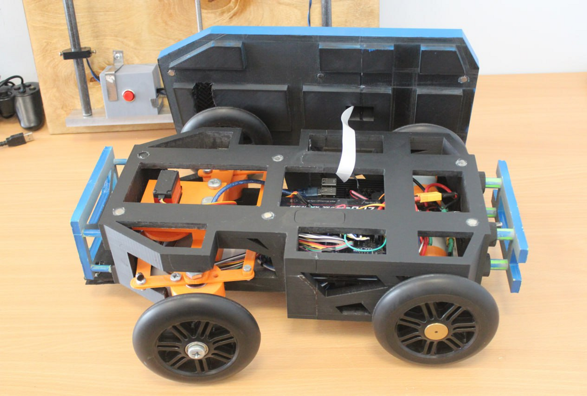 Engineers from the Don State Technical University (DSTU) have developed a personal robot coach for amateur athletes and professional track-and-field athletes. - Sputnik भारत, 1920, 25.07.2025