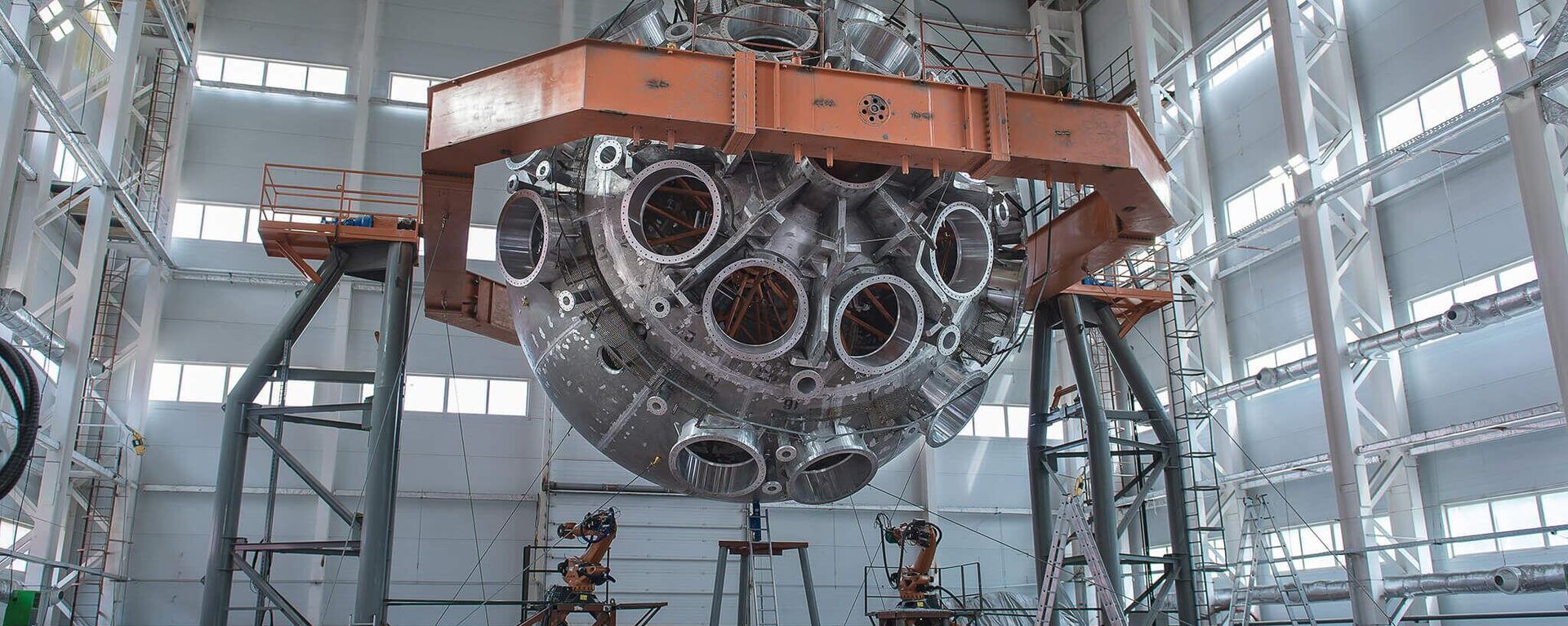 Interaction chamber of the UFL-2M Tsar laser installation in Sarov. - Sputnik भारत, 1920, 28.07.2025