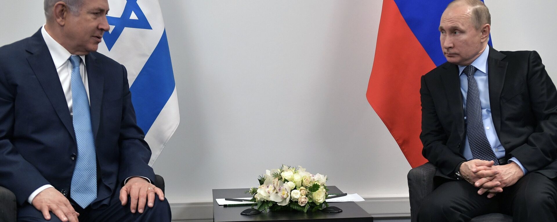 Russian President Vladimir Putin and Israeli Prime Minister Benjamin Netanyahu - Sputnik भारत, 1920, 04.08.2025