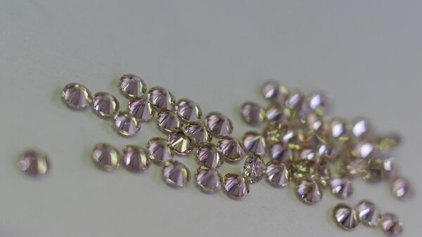 Diamonds at a jewelry workshop. Photographer: Dhiraj Singh/Bloomberg - Sputnik भारत