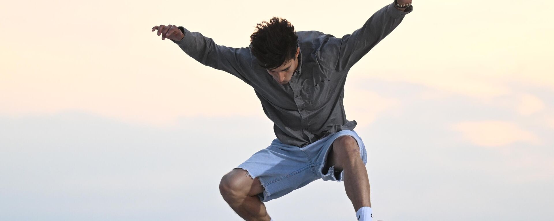 Egor Kaldikov competes in the men's skateboarding finals at the BRICS Skate Cup by Grand Skate Tour in Nizhny Novgorod, Russia. June 9, 2024 - Sputnik भारत, 1920, 13.08.2025