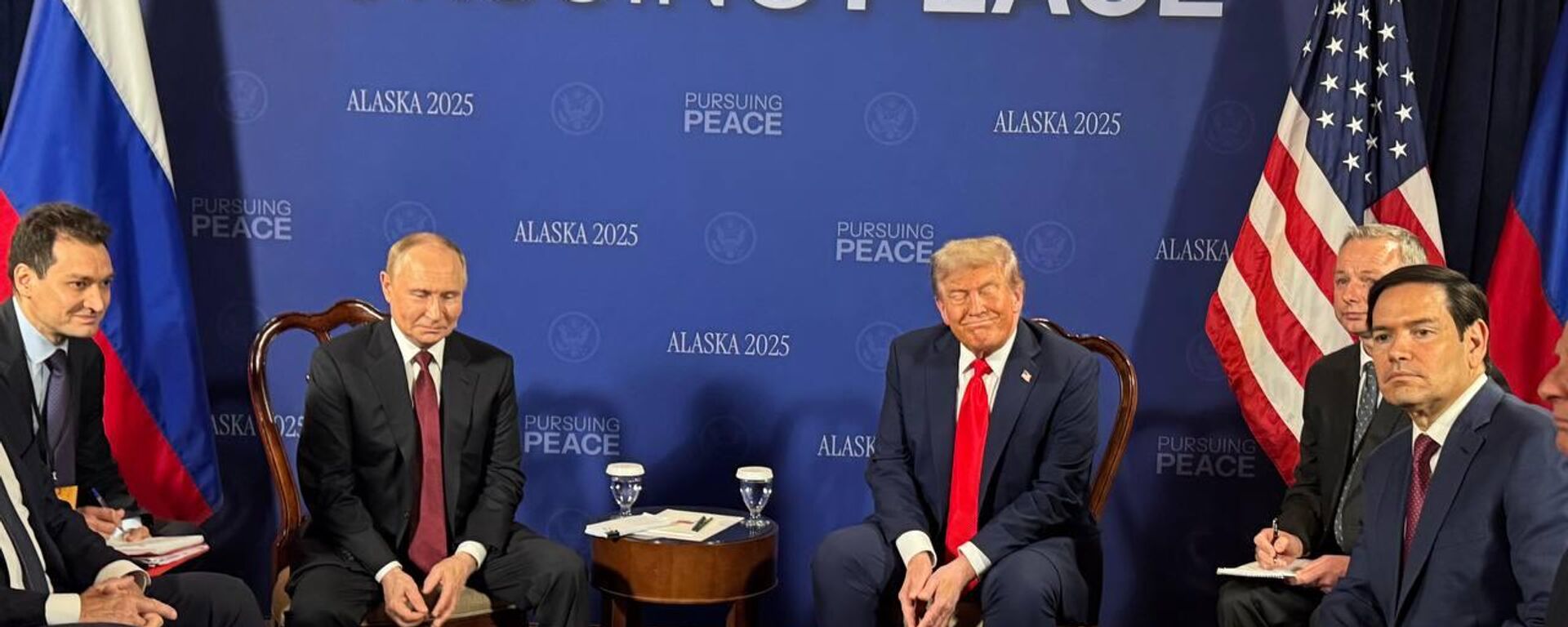 Negotiations between Putin and Trump - Sputnik India, 1920, 25.10.2025