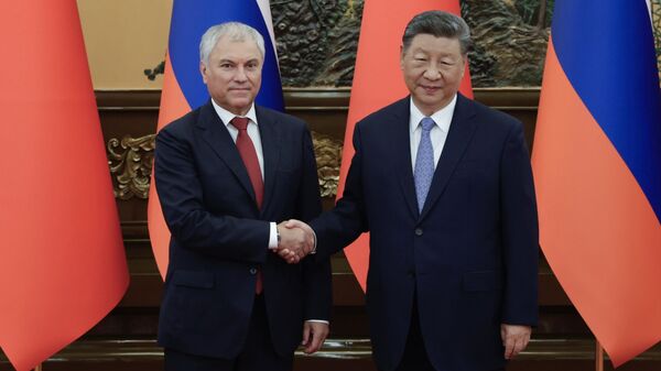 Chinese President Xi Jinping met with Russian State Duma Chairman Vyacheslav Volodin in Beijing - Sputnik India