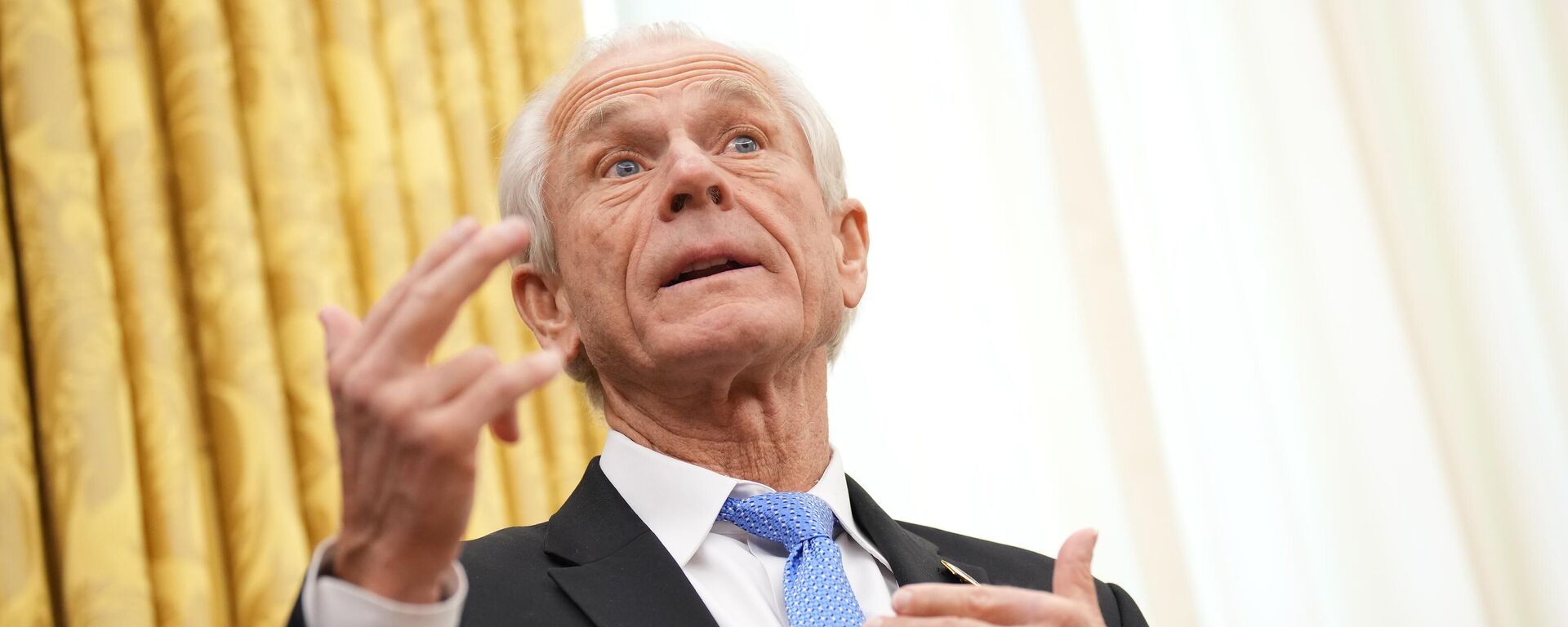 Trade advisor to U.S. President Donald Trump Peter Navarro speaks after President Trump signed an executive order on reciprocal tariffs in the Oval Office at the White House on February 13, 2025 in Washington, DC. - Sputnik भारत, 1920, 28.08.2025