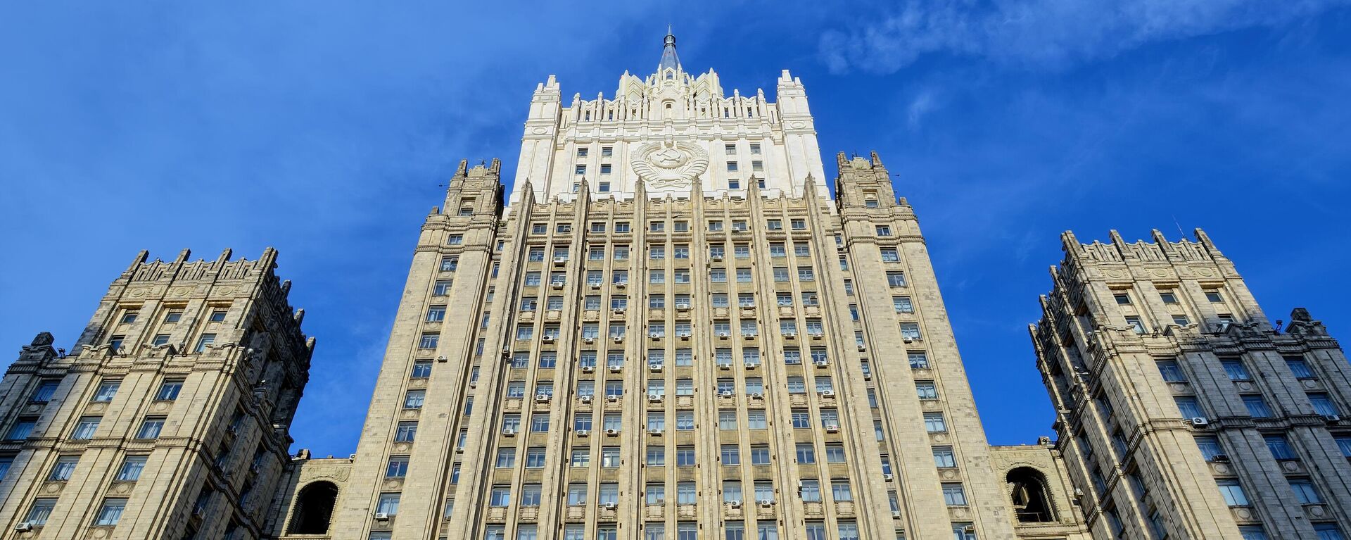 The building of the Ministry of Foreign Affairs of the Russian Federation, one of Stalin's skyscrapers in Moscow.  - Sputnik भारत, 1920, 29.08.2025