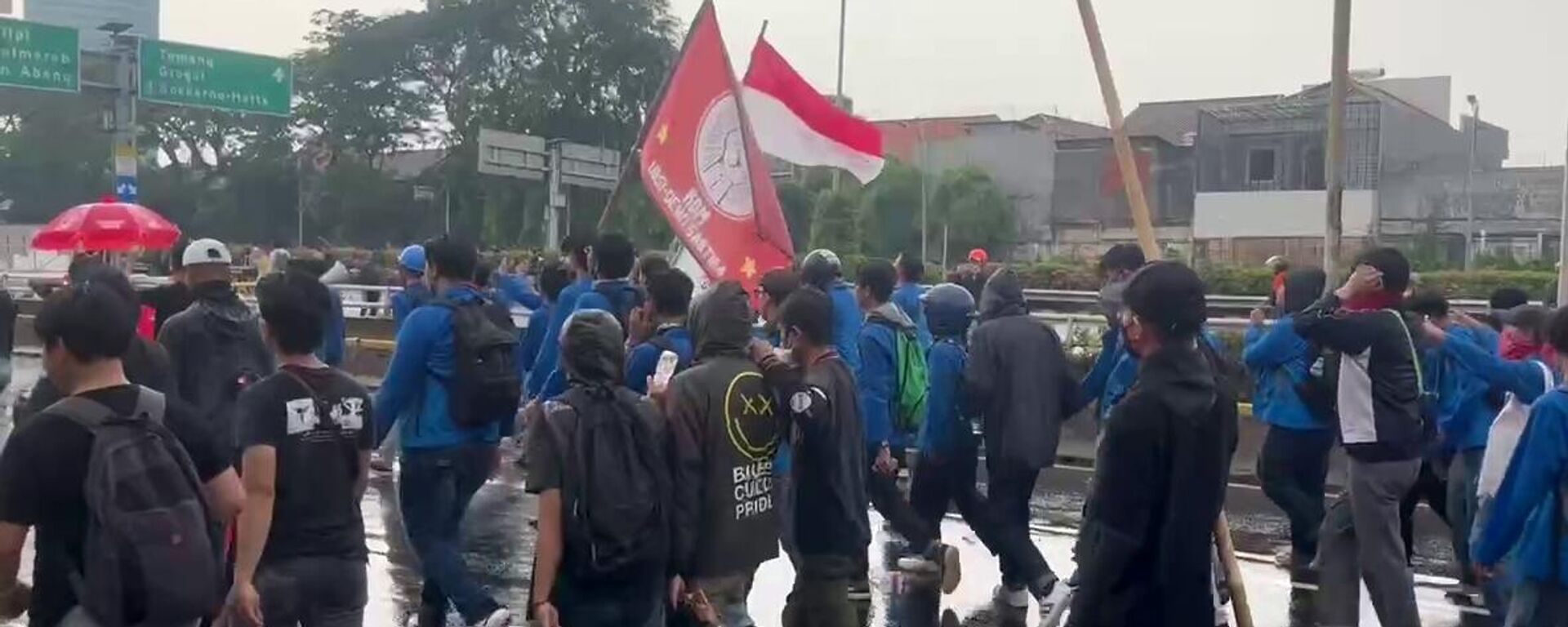 Protests in Jakarta. The participants demand higher salaries and better working conditions.  - Sputnik भारत, 1920, 31.08.2025