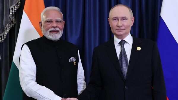 Prime Minister Narendra Modi with Russian President Vladimir Putin - Sputnik भारत