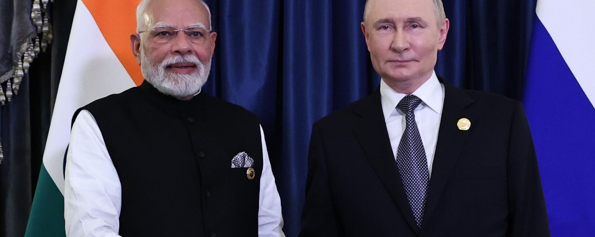 Prime Minister Narendra Modi with Russian President Vladimir Putin - Sputnik भारत, 1920, 08.09.2025