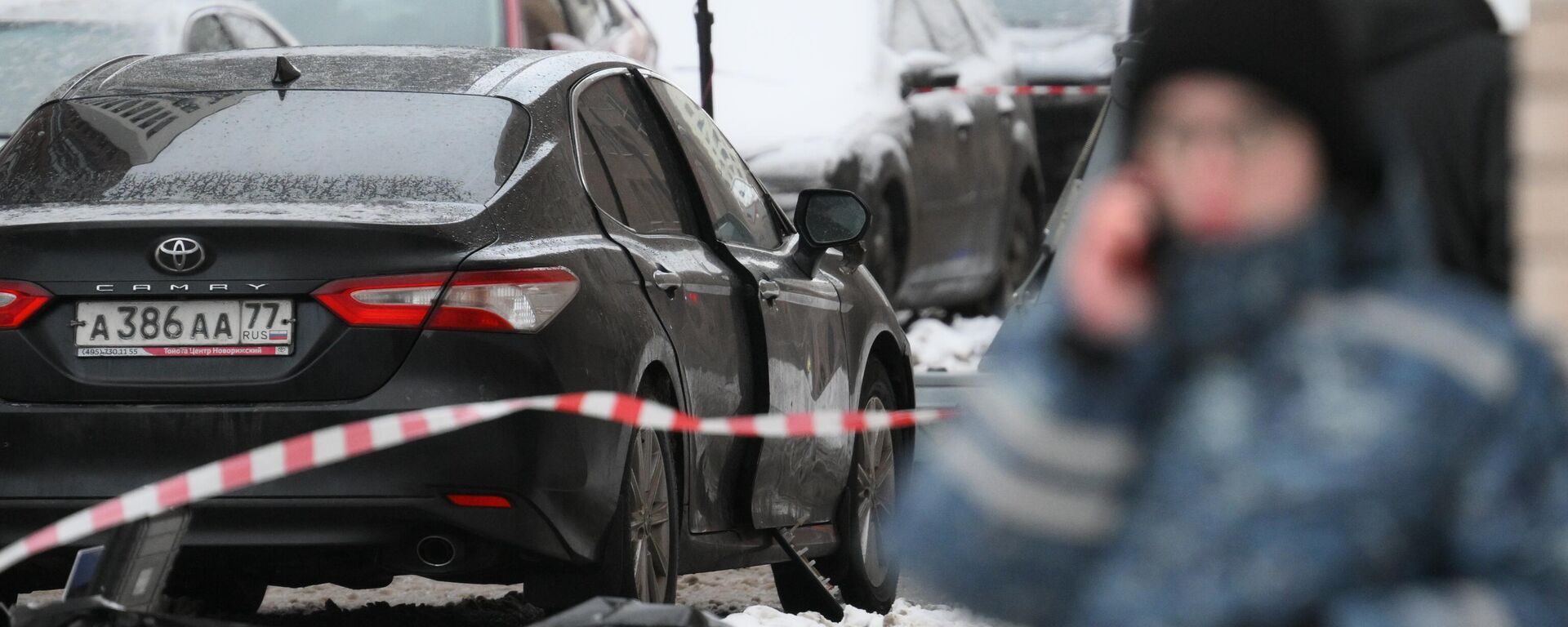 Investigators work at a scene of an explosion in which Lieutenant General Igor Kirillov, the head of the Troops of Radiological, Chemical and Biological Defence of the Russian armed forces, and his assistant were killed. - Sputnik भारत, 1920, 08.09.2025