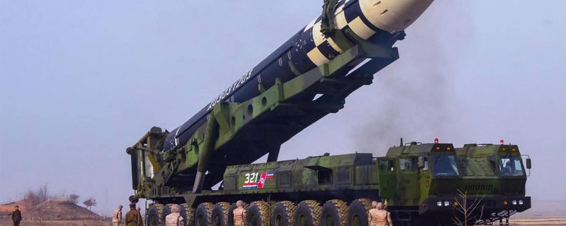 Missile balistique intercontinental Hwasongpho de la République Populaire Démocratique de Corée (RPDC) le 24 mars 2022.  - Sputnik भारत, 1920, 15.09.2025