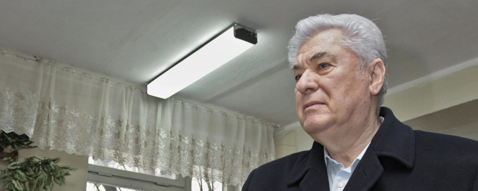 Vladimir Voronin, leader of Moldova's communist party, casts his vote in Chisinau, Moldova, Sunday, Nov. 30, 2014 - Sputnik India, 1920, 18.09.2025