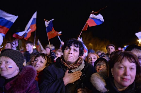 Congregación en Simferópol tras la celebración del referéndum en Crimea - Sputnik India