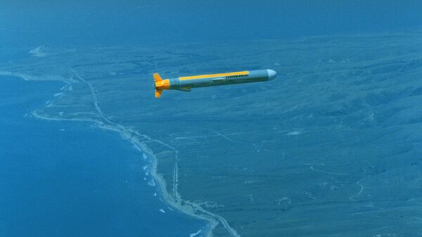 A Tomahawk submarine-launched cruise cruise missile en route to its target on the Tonapah Test Range in Nevada. April 16, 1983. (Photo by © CORBIS/Corbis via Getty Images) - Sputnik India