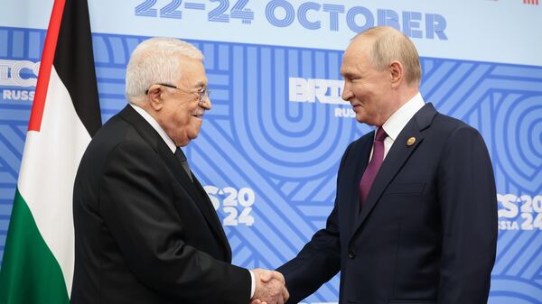 XVI BRICS summit. Russian President Vladimir Putin meets with Palestinian President Mahmoud Abbas - Sputnik India
